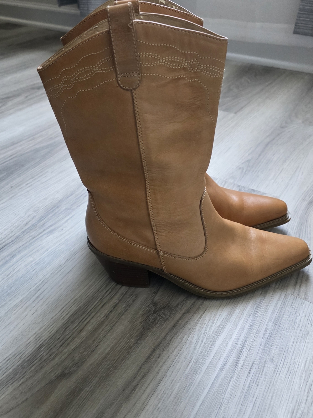 🤎 Esley Tan Leather Mid-Calf Western Boots – Size 7.5M | Classic Cowboy Style
